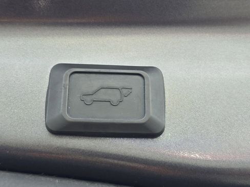 Used 2022 Toyota RAV4 XLE Premium AWD/4WD image 28