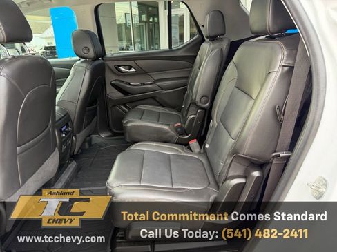 Certified 2021 Chevrolet Traverse RS w/ LPO, Floor Liner Package image 11