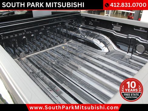 Used 2025 Nissan Frontier PRO-4X AWD/4WD image 30