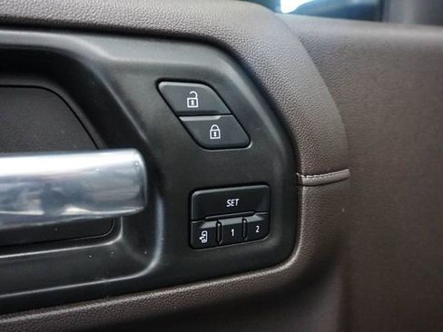 Used 2022 Chevrolet Silverado 2500 LTZ w/ LTZ Convenience Package image 14