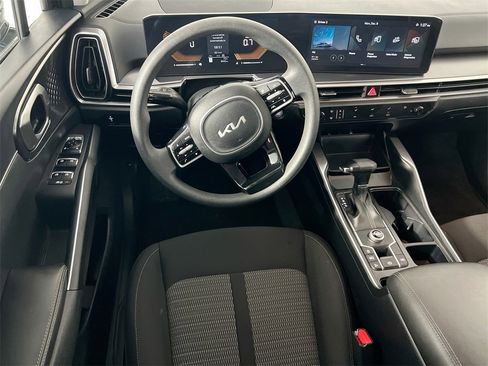 Certified 2024 Kia Sorento LX image 21