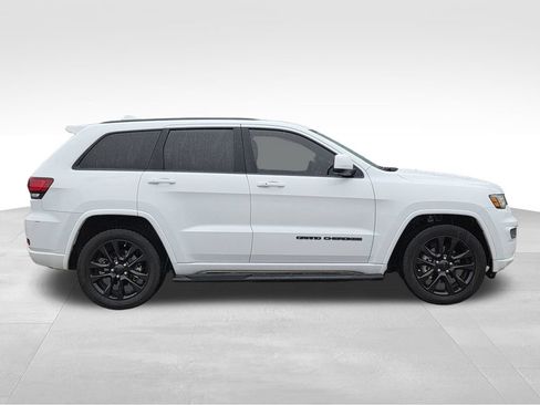 Used 2019 Jeep Grand Cherokee Altitude RWD image 5