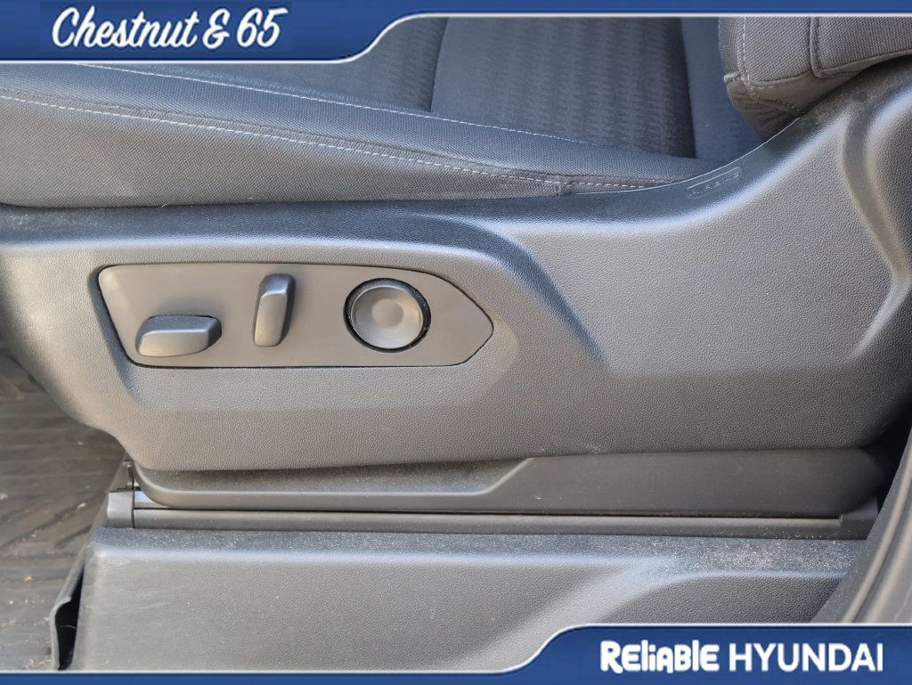 Used 2022 Chevrolet Silverado 1500 RST AWD/4WD image 23