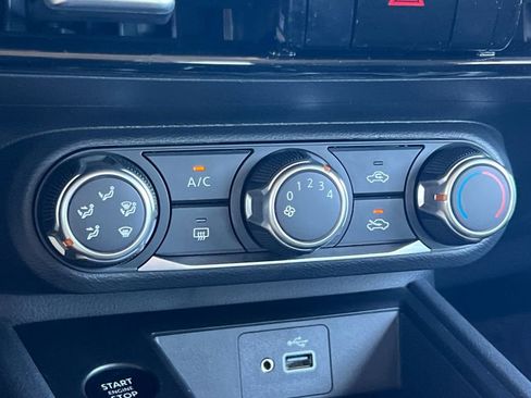 New 2025 Nissan Kicks S image 17