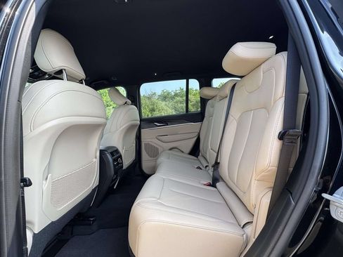 Used 2024 Jeep Grand Cherokee Limited AWD/4WD image 14