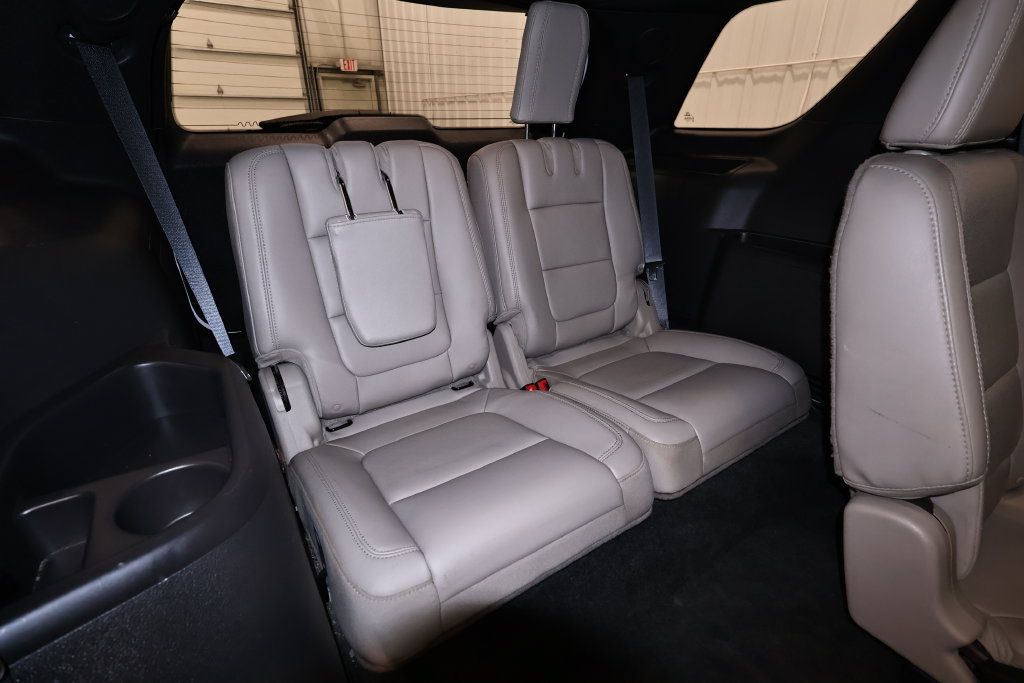 Used 2014 Ford Explorer Limited w/ Equipment Group 301A AWD/4WD image 21