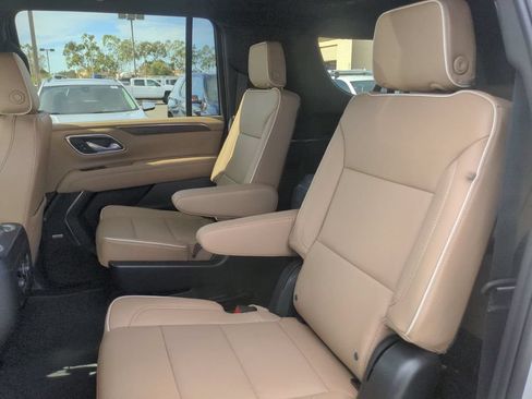 Used 2023 Chevrolet Suburban Premier AWD/4WD image 25