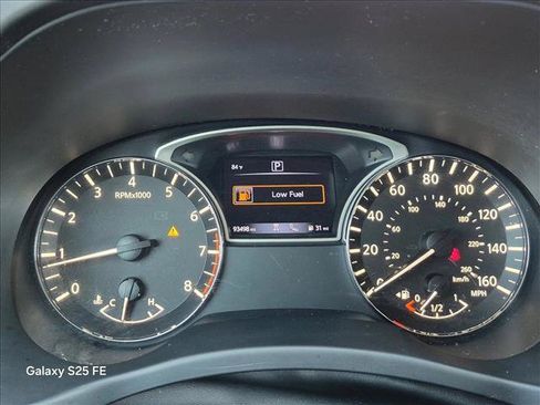 Used 2020 Nissan Pathfinder SL FWD image 11