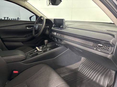 Used 2025 Honda Accord SE image 29