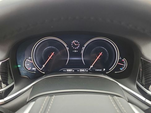 Used 2019 BMW 740i w/ M Sport Package RWD image 9