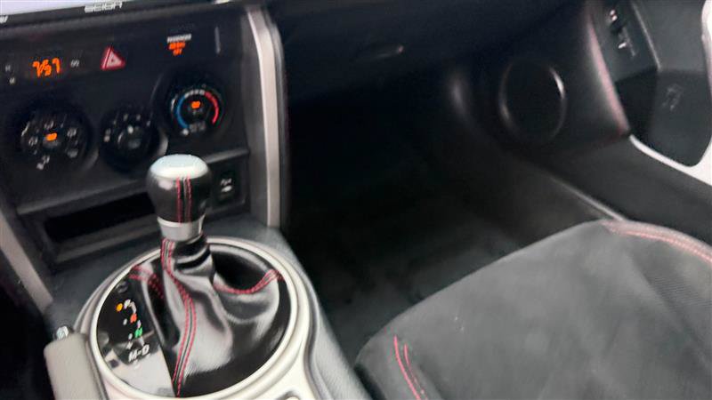 Used 2015 Scion FR-S RWD image 28