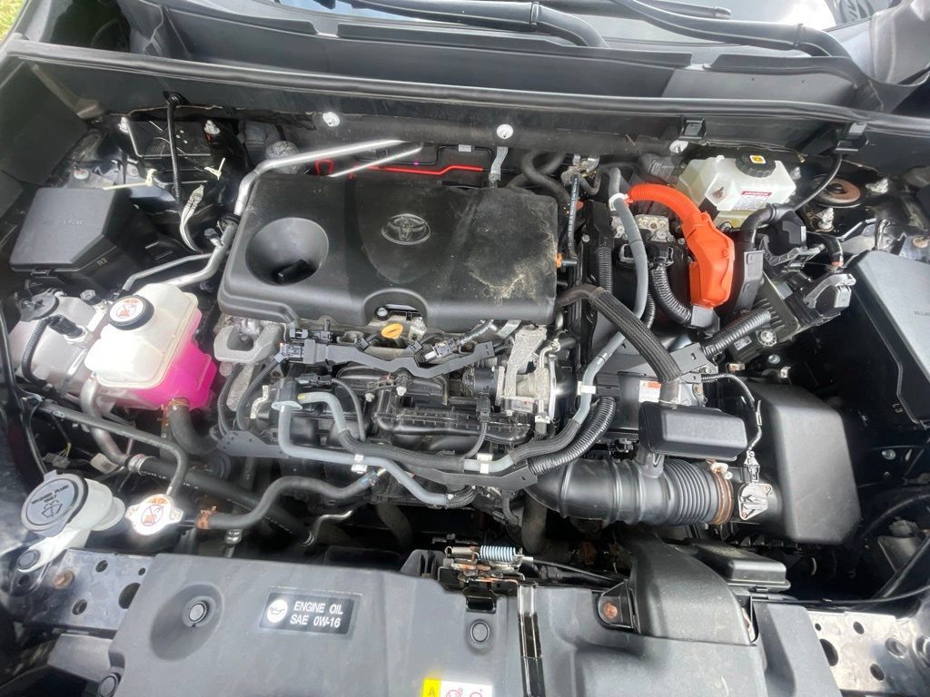 Used 2021 Toyota RAV4 Limited AWD/4WD image 33