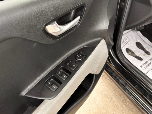 Used 2019 Kia Rio S image 16