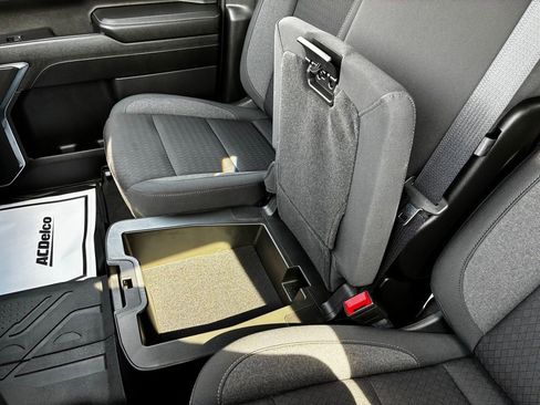 Used 2024 Chevrolet Silverado 1500 LT image 39