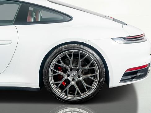 Used 2021 Porsche 911 Carrera 4S image 17