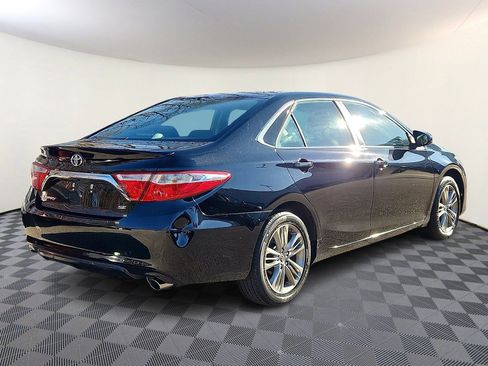 Used 2016 Toyota Camry SE image 6