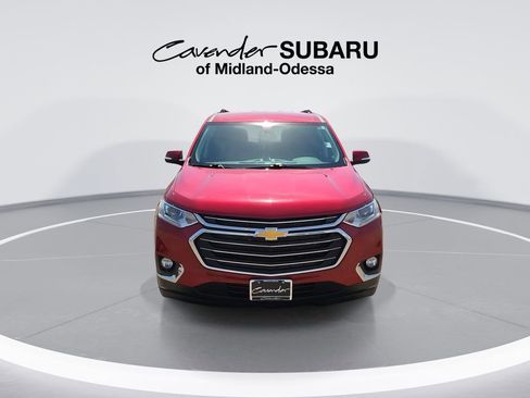 Used 2021 Chevrolet Traverse LT image 3