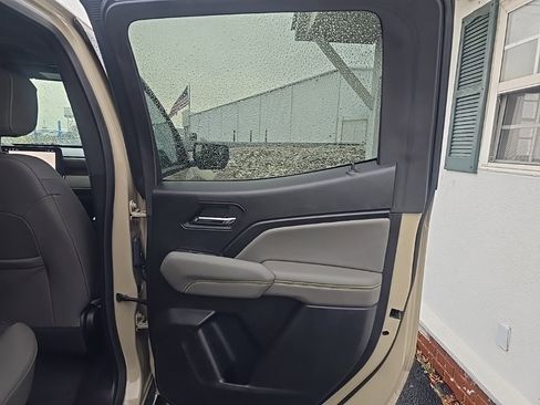 Used 2024 Chevrolet Colorado ZR2 w/ Technology Package image 20