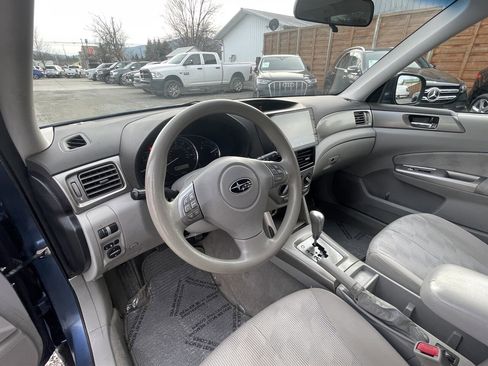 Used 2010 Subaru Forester 2.5X Premium image 5