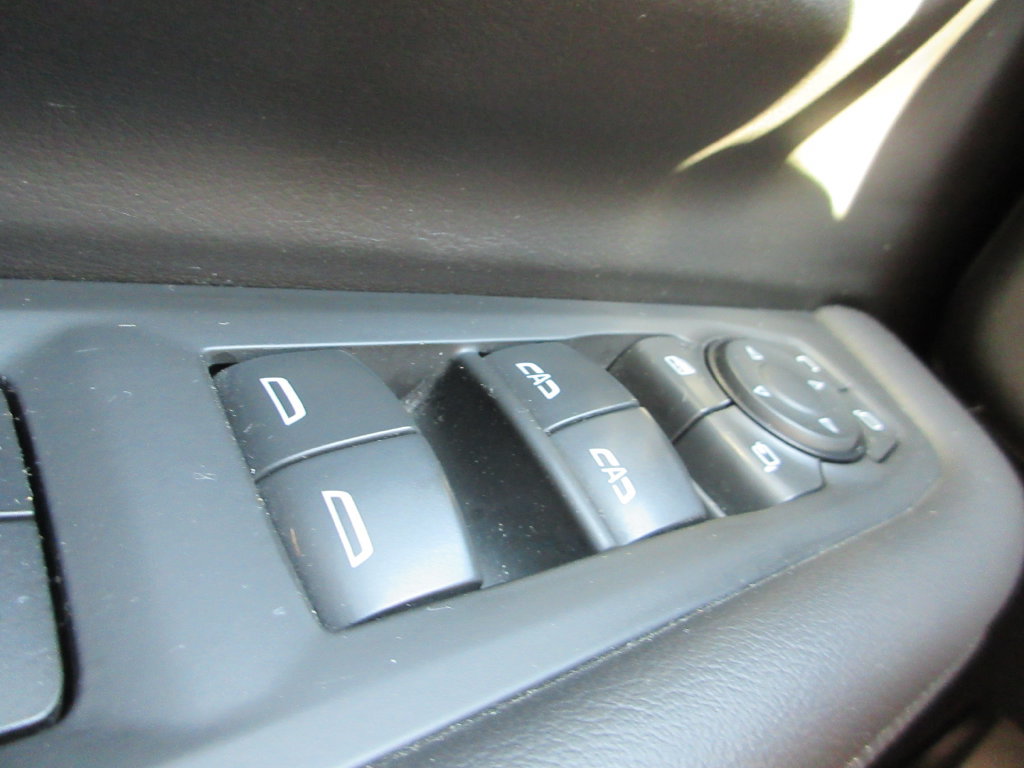 Certified 2021 GMC Yukon AT4 w/ AT4 Premium Package AWD/4WD image 33