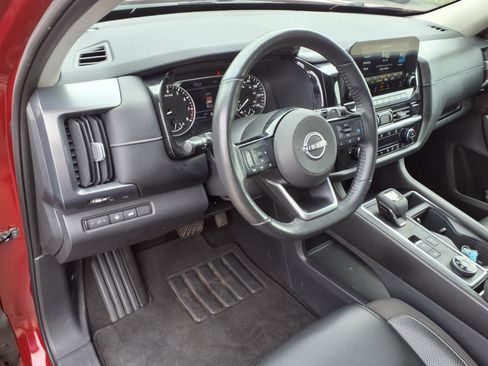 Used 2022 Nissan Pathfinder SL w/ SL Black Package image 9