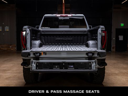 Used 2024 GMC Sierra 2500 AT4X image 9