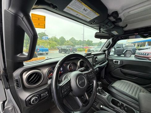 Used 2020 Jeep Gladiator Sport w/ Quick Order Package 24S AWD/4WD image 9