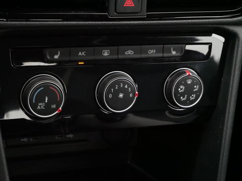 Certified 2025 Volkswagen Taos S image 23