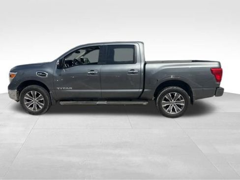 Used 2017 Nissan Titan SL image 5