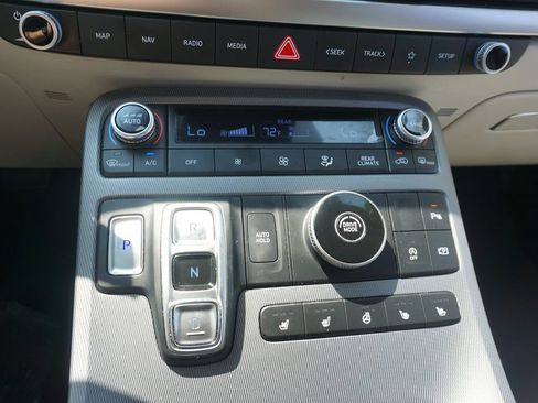 Used 2024 Hyundai Palisade Limited FWD image 13