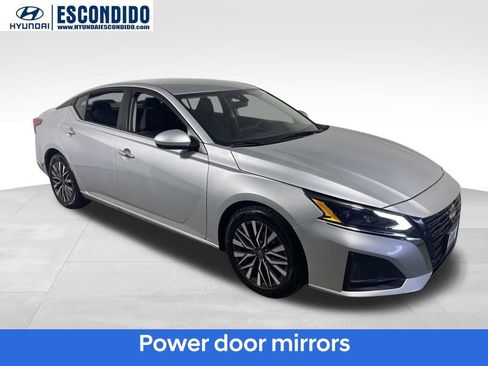 Used 2023 Nissan Altima 2.5 SV image 7