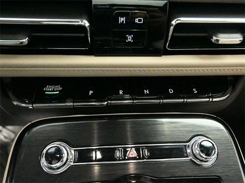 Certified 2023 Lincoln Nautilus Reserve image 14