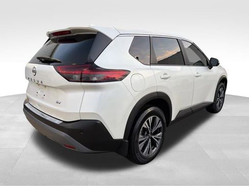 Used 2023 Nissan Rogue SV image 5