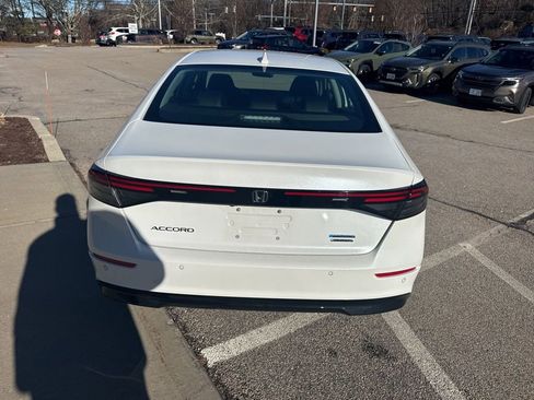 Used 2023 Honda Accord Touring image 3