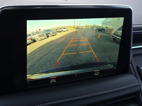 Used 2024 GMC Yukon SLT image 27