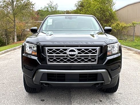 Certified 2024 Nissan Frontier SV AWD/4WD image 2