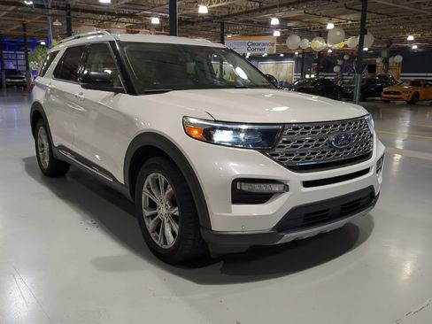 Used 2021 Ford Explorer Limited AWD/4WD image 5