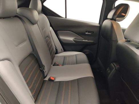 Used 2021 Nissan Kicks SR w/ SR Premium Package FWD image 18