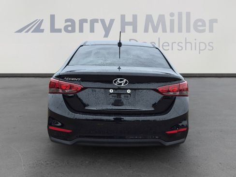 Used 2022 Hyundai Accent SEL w/ Cargo Package FWD image 3