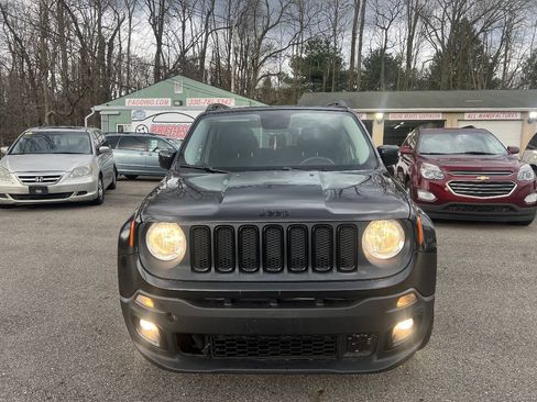 Used 2016 Jeep Renegade Latitude AWD/4WD image 9