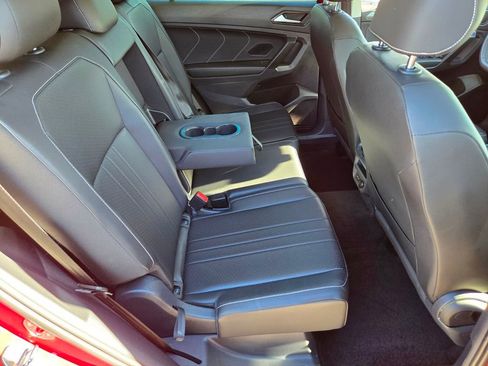 Used 2023 Volkswagen Tiguan SE w/ Panoramic Sunroof Package FWD image 13