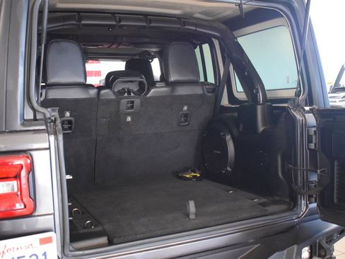 Used 2018 Jeep Wrangler Unlimited Rubicon image 32