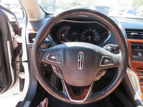 Used 2013 Lincoln MKZ Reserve image 12