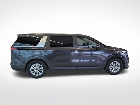 Used 2023 Kia Carnival LX FWD image 8