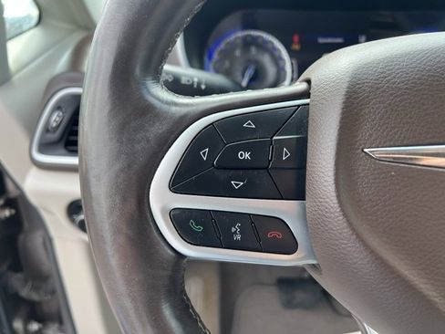 Used 2017 Chrysler Pacifica Touring-L Plus w/ Advanced Safetytec Group image 29