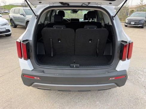 Certified 2023 Kia Sorento S image 5