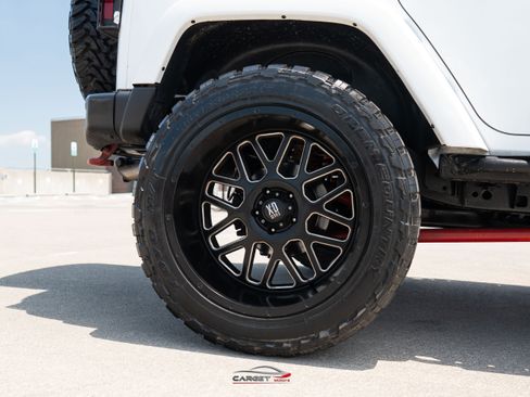Used 2017 Jeep Wrangler Unlimited Rubicon AWD/4WD image 11