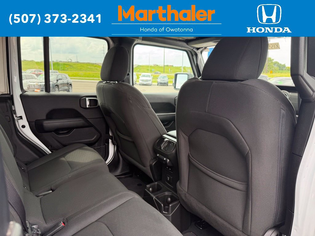 Used 2023 Jeep Gladiator Overland AWD/4WD image 20