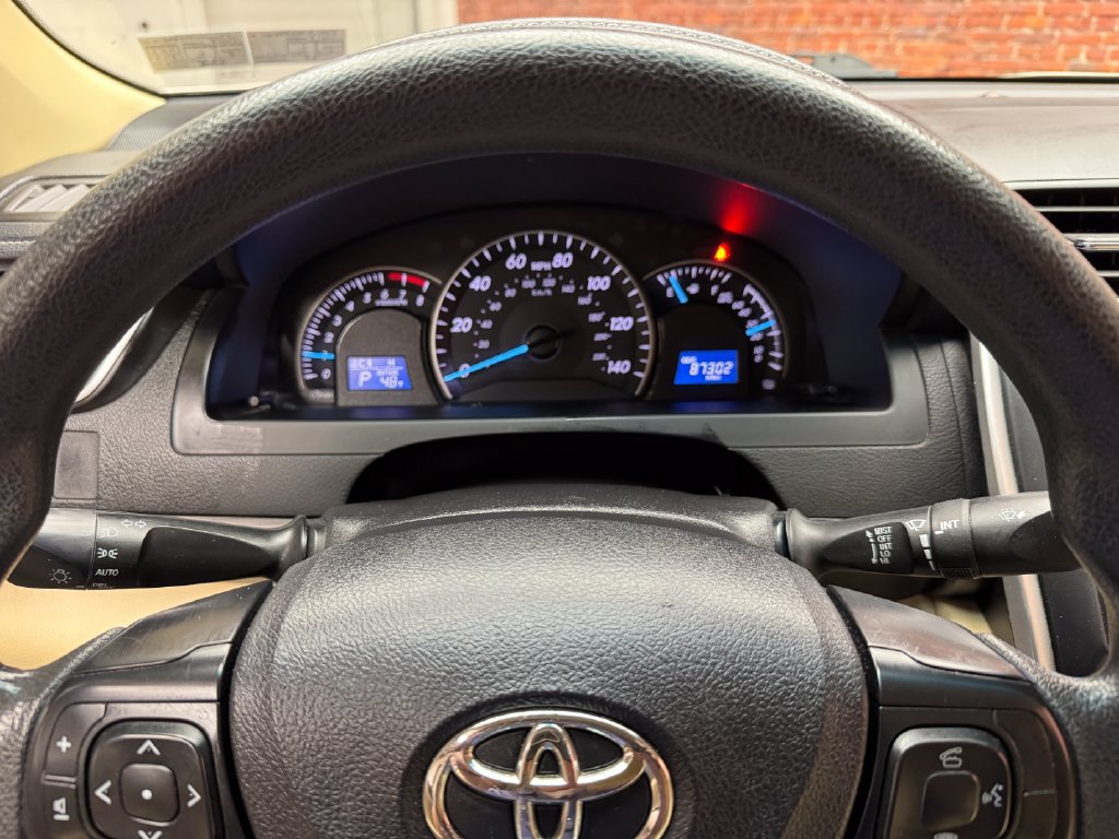 Used 2015 Toyota Camry LE FWD image 16