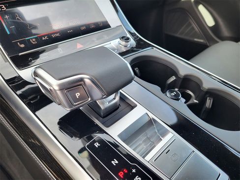 New 2025 Audi Q8 Prestige w/ Prestige Package image 19